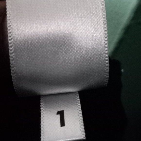 petite sophistcates size 4 blouse - Picture 8 of 8